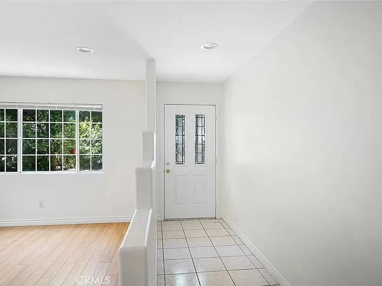 14012 Sayre St — Photo 5