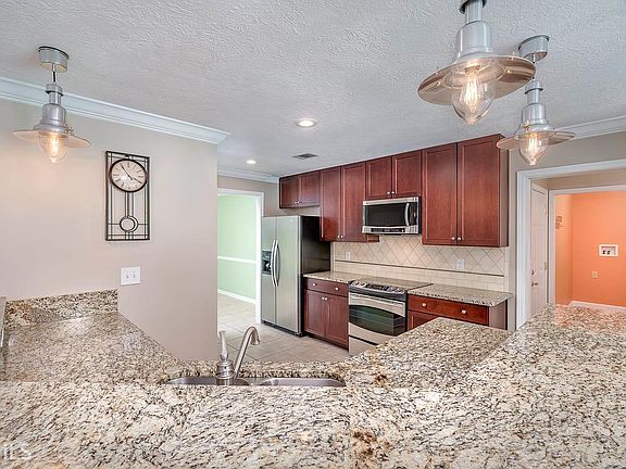 5th image of 113 Emerling Ln