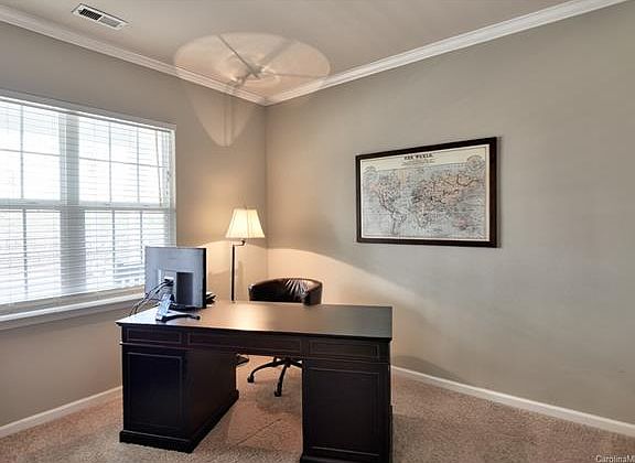 4th image of 5728 Colonial Garden Dr
