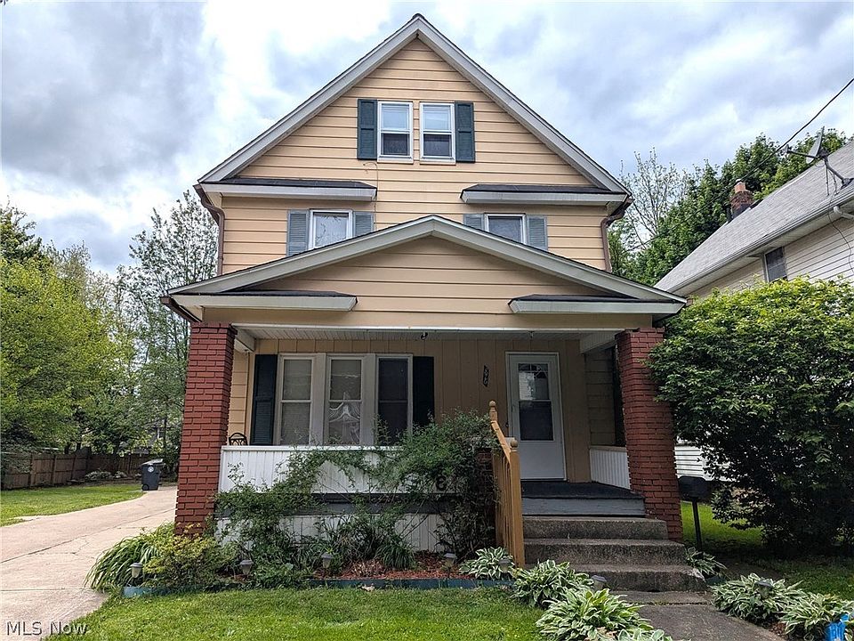 1st image of 876 Avon St
