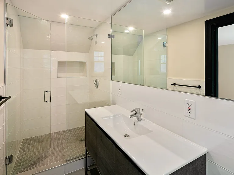 325 Prospect Ave — Photo 10