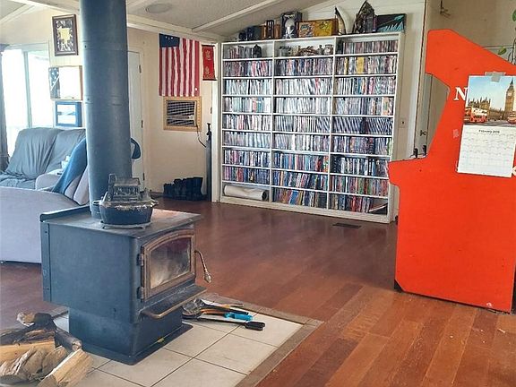 2nd image of 9030 Green Rd