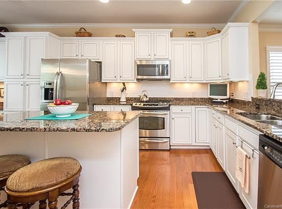 4th image of 42137 Larkspur Ct
