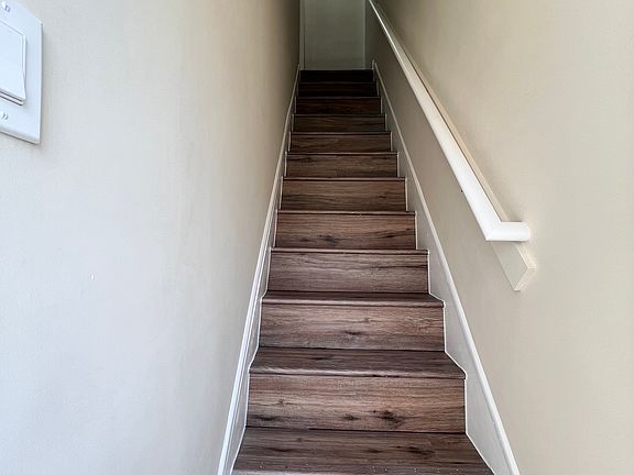 3rd image of 216 10th St APT B