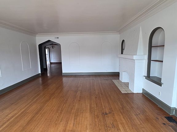 2nd image of 6428 N Mozart St APT 1