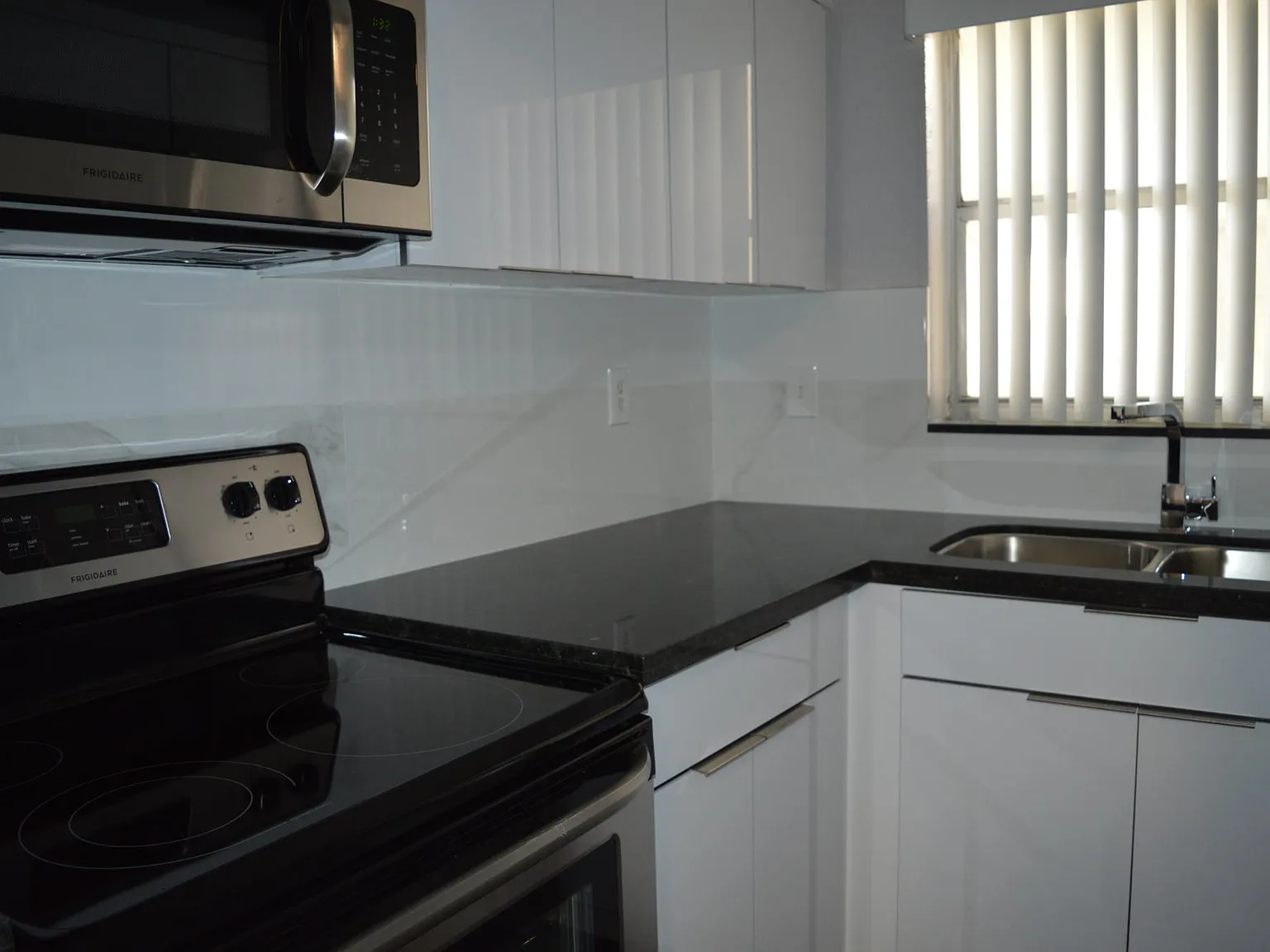 8860 Fontainebleau Blvd — Photo 1