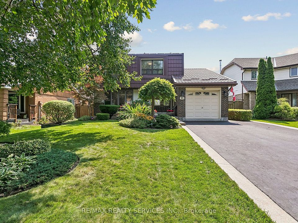 1st image of 11 Longbourne Cres