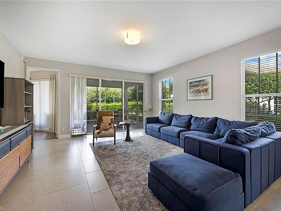 4th image of 1825 Seville BLVD #812