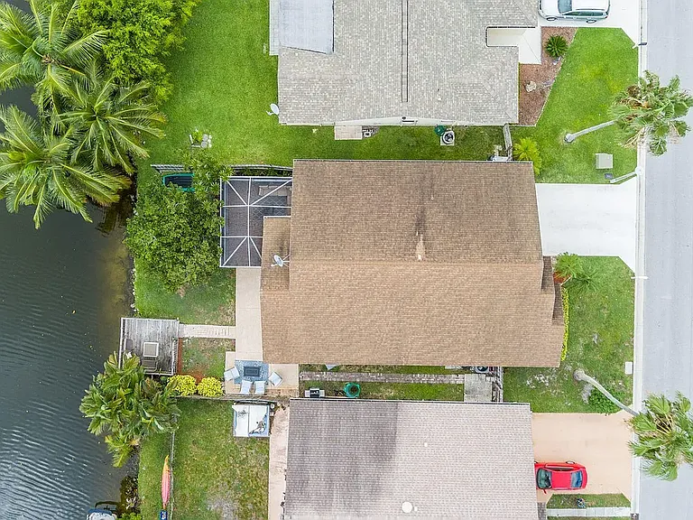 1304 Waterway Cove Dr — Photo 23