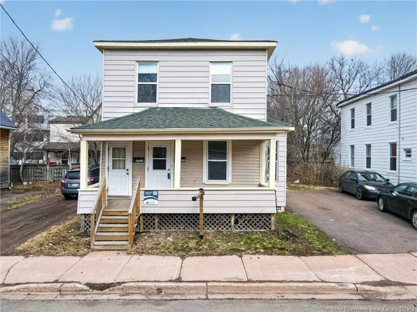 365 Robinson St, Moncton, NB E1C 5E5