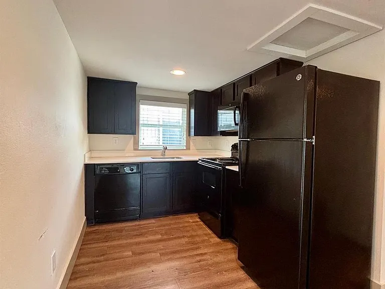 1009 Enid St #B — Photo 6