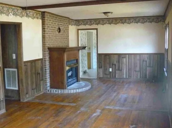 107 Brock St, Central, SC 29630