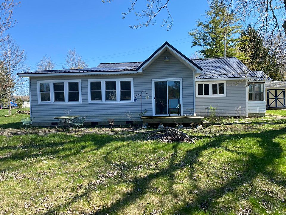 3230 Hazel St, Osseo, MI 49266 Zillow