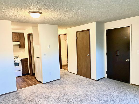 5th image of 145 NW Alder Pl #1