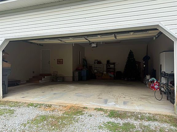 4th image of 5816 Fairview Rd