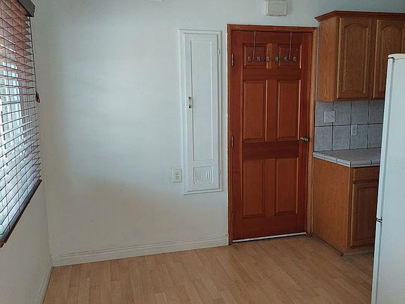 3rd image of 2584 S Sepulveda Blvd #11072632