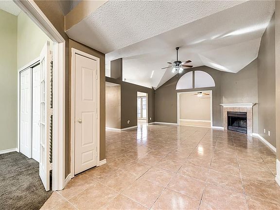 4th image of 2322 Belton Dr