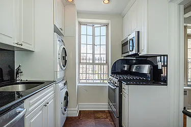 Rented by Rita S Citrin, LREB