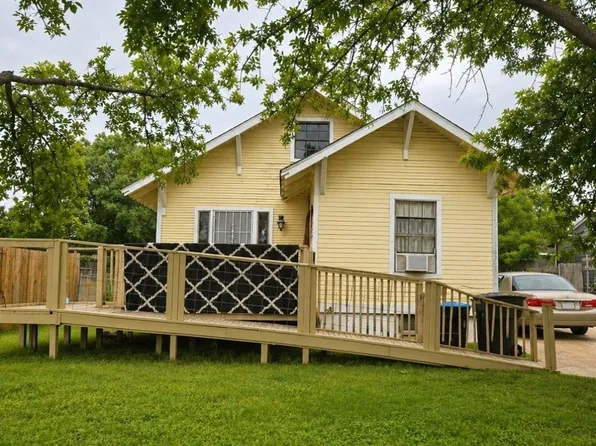3122 N Pecan St, Fort Worth, TX 76106