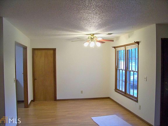 5th image of 640 Wayside Dr