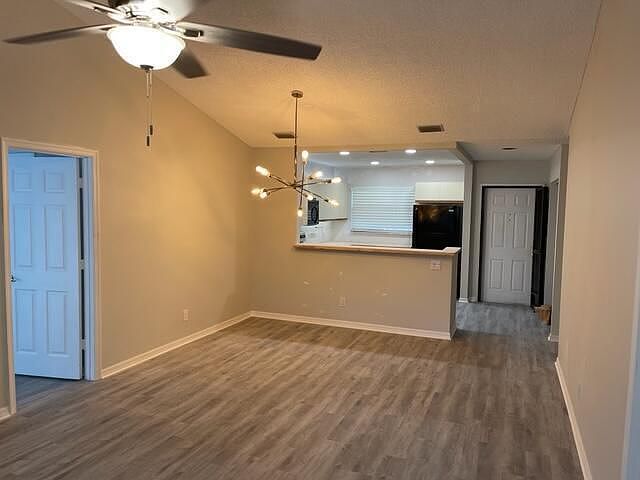 1st image of 1200 SE Parkview Pl #8