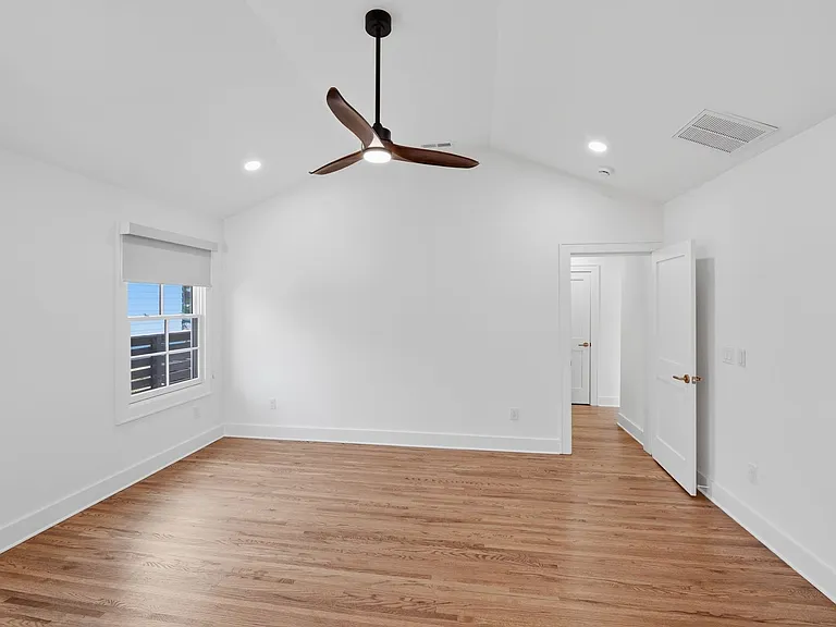 1838 Merriman Ave — Photo 31
