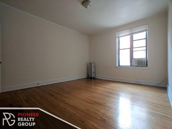 5th image of 2715 N Spaulding Ave #214