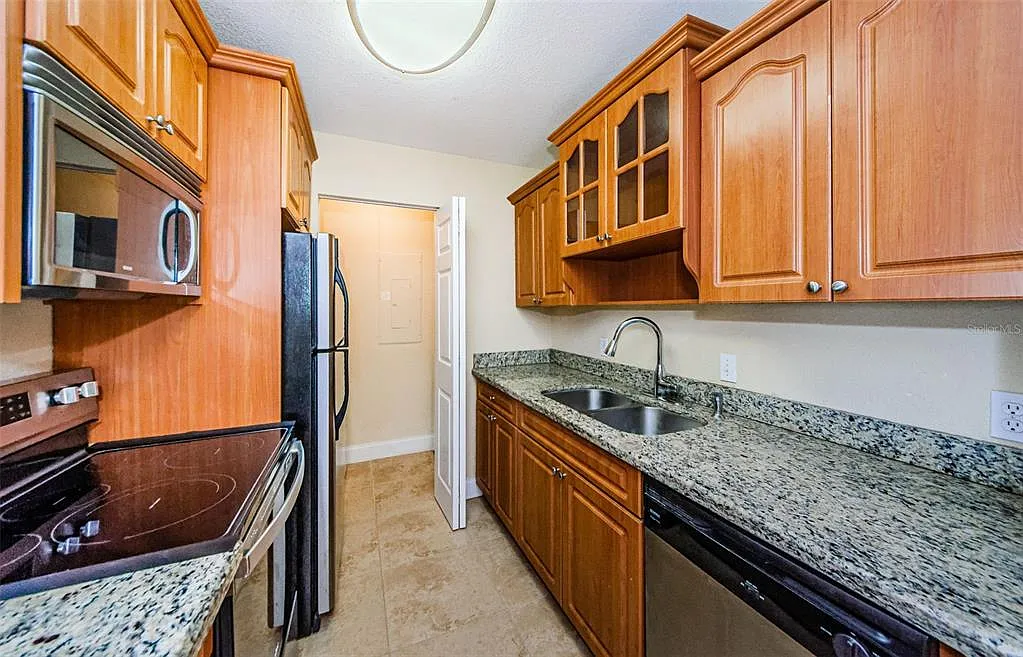 1 bed, 1.0 bath, 705 sqft, $1,425 — Photo 4