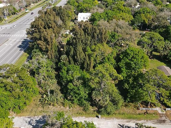 2nd image of 1956 Flora Ln