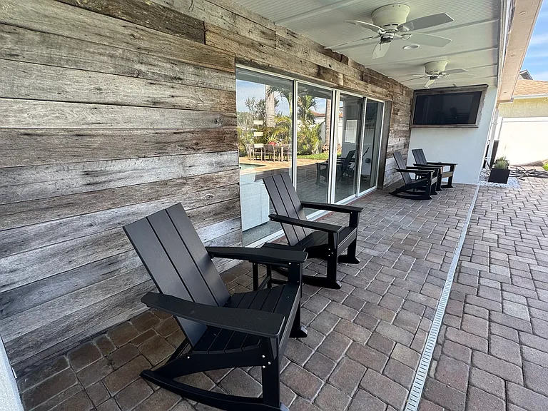 638 Geneva Pl — Photo 16