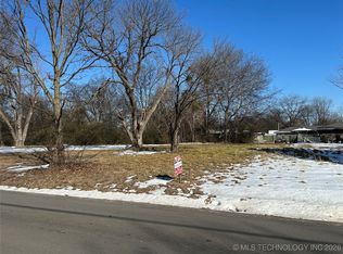 N Cedar St, Sallisaw, OK 74955