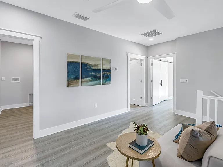 12404 Capri Cir N — Photo 14