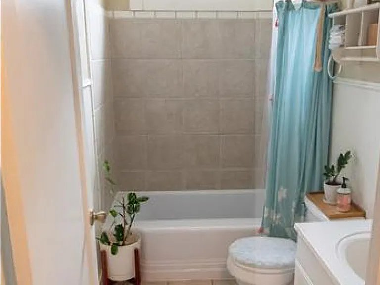2nd Bathroom