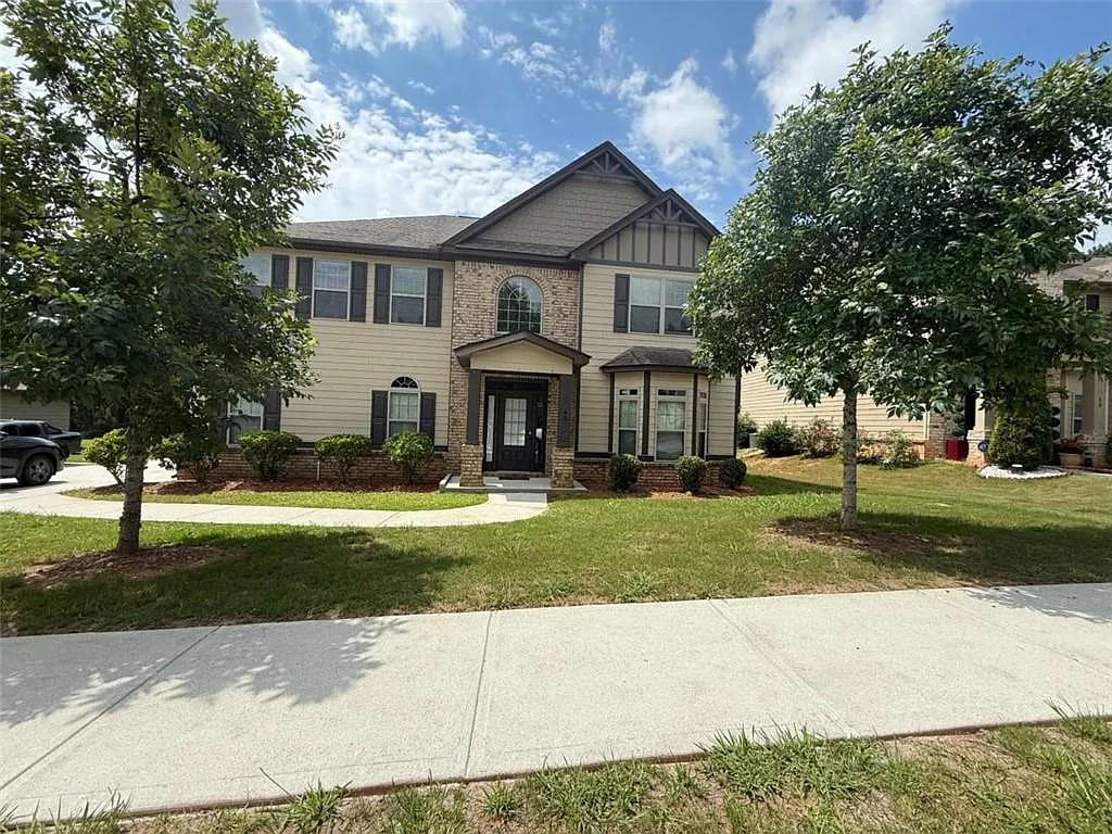 4 bed, 2.5 bath, $2,500 — Photo 1