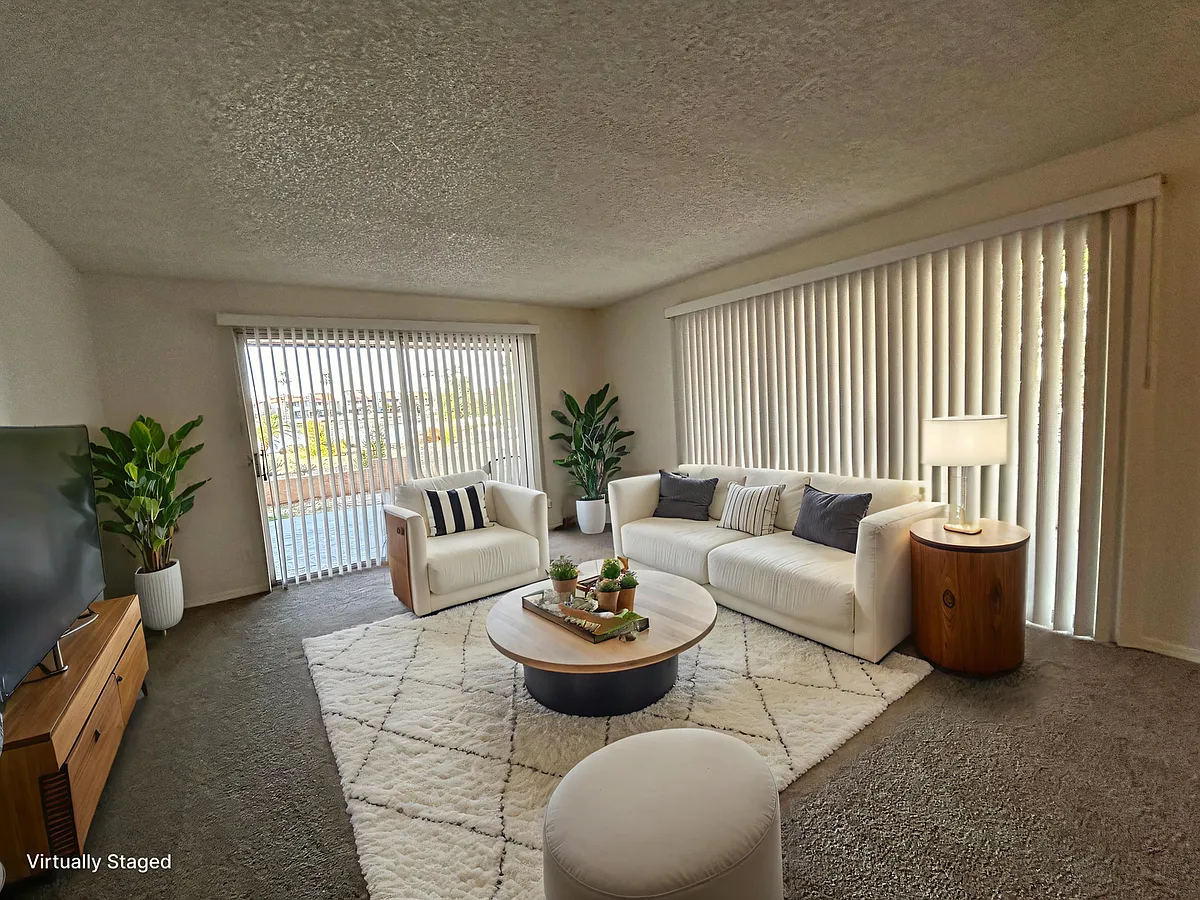 Building Photo - 11040 N 28th Dr #127