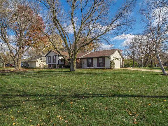 2nd image of 1701 N Black Oak Ct