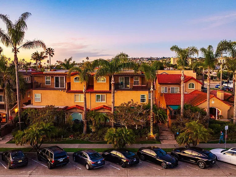 886 Felspar St — Photo 43