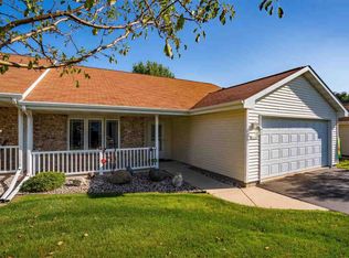 3115 White Tail Ln #B-6, Oshkosh, WI 54904