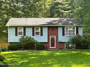 1122 Shagbark Ln, Stroudsburg, PA