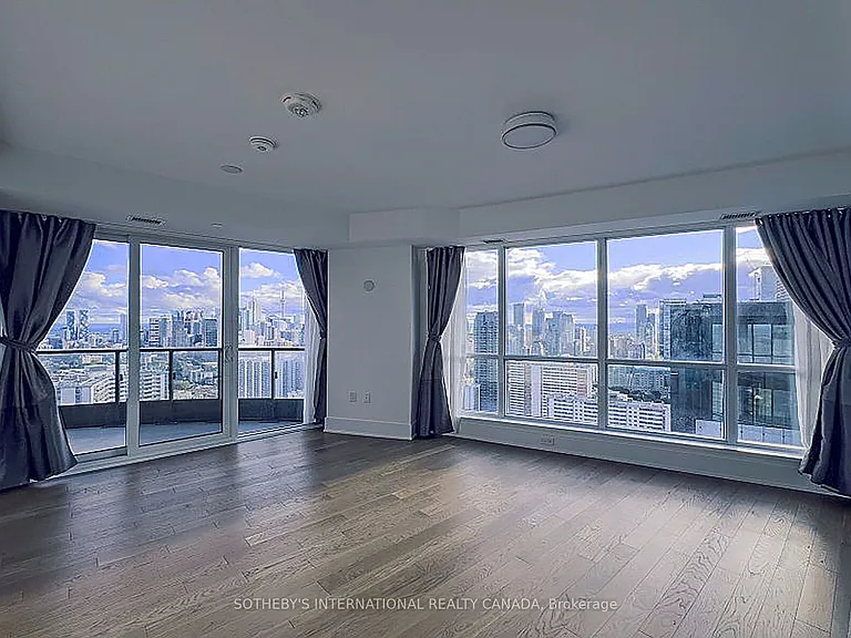 585 Bloor St E #4022 — Photo 4