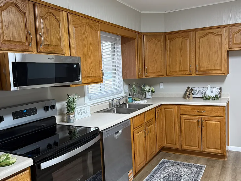 1680 N Oakcrest Ave — Photo 16