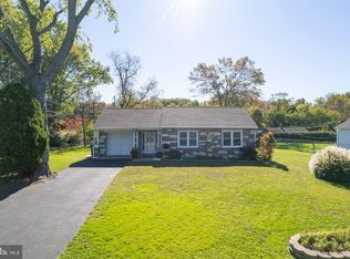 5306 Mill Creek Rd, Levittown, PA 19057