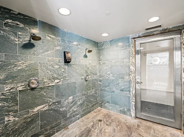 425 5th Avenue image 15 of 18