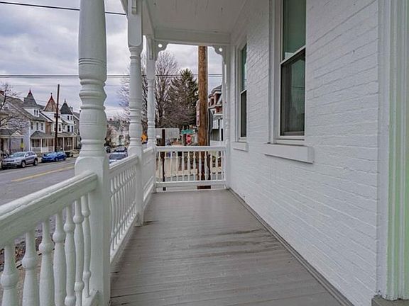 2nd image of 720 High St Unit 2