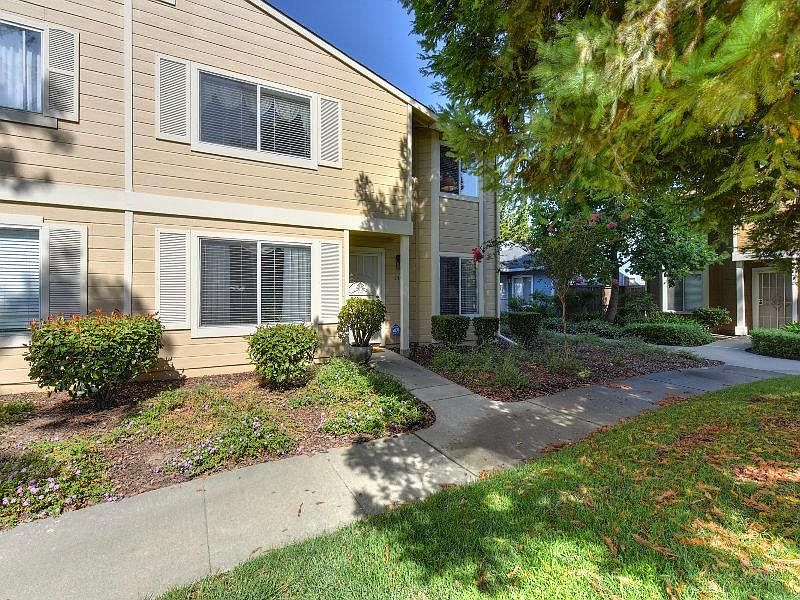 1st image of 150 Village Ct