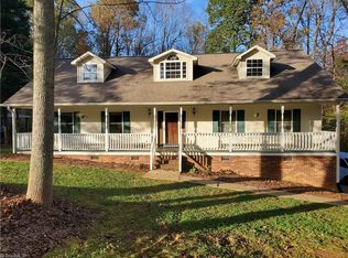 1407 Sullivan Rd, Thomasville, NC 27360