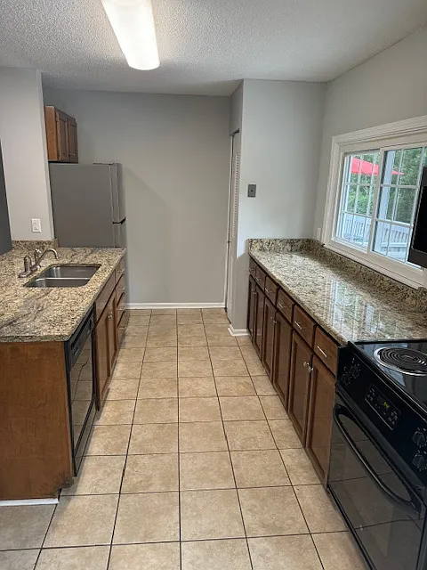 2 bed, 2.5 bath, 1218 sqft, $1,450 — Photo 2
