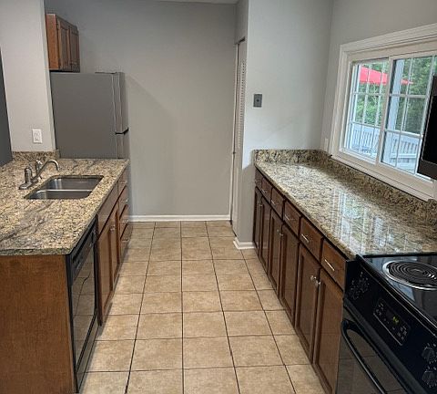 2nd image of 91 Topsail Ct