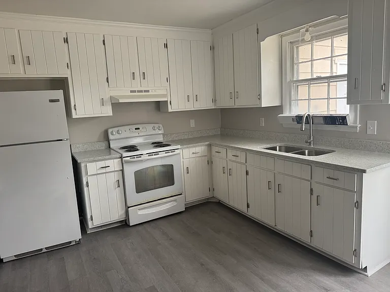 603 W Waddell St #605 — Photo 4