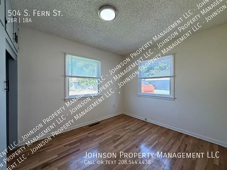 504 S Fern St — Photo 6